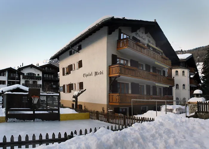 美迪木木屋酒店 *