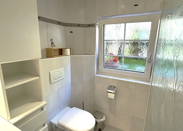 美迪木木屋酒店 *